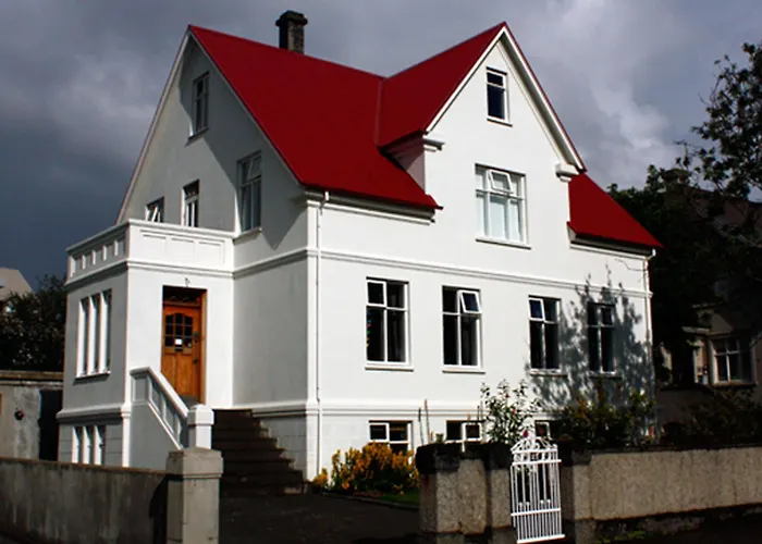 32 Tungata Apartments